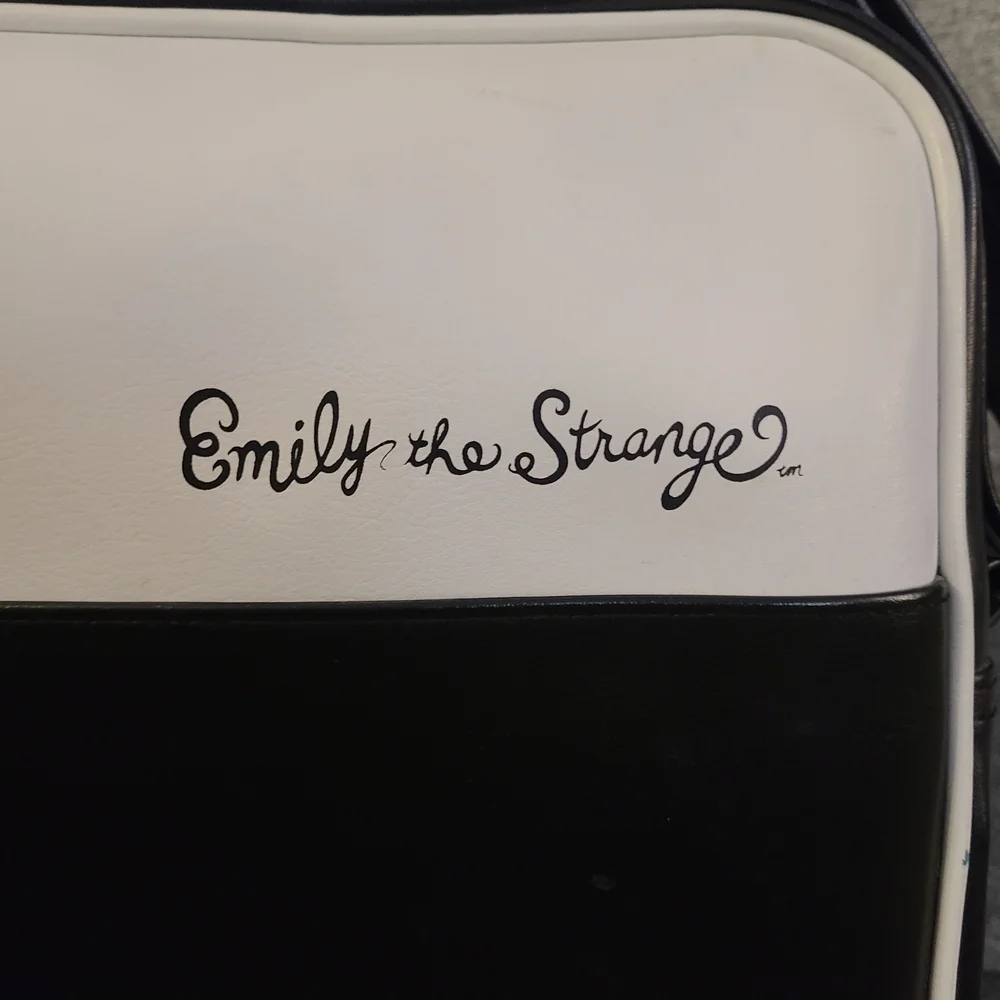 Vintage Emily The Strange Messenger Bag Never Used - Picture 9 of 16